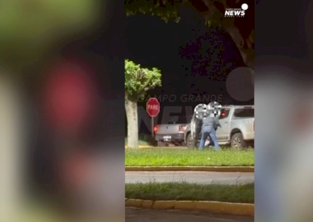 Briga entre motoristas trava tr&acirc;nsito em trevo da BR-163
