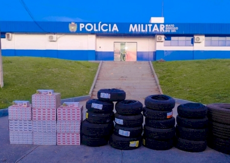 Força Tática apreende pneus e cigarros em carga de soja em Fátima do Sul