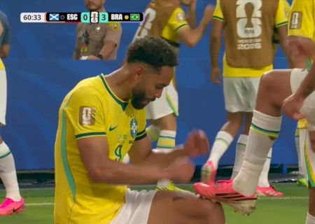 Brasil vence Esc&oacute;cia, avan&ccedil;a em 1&ordm; e aguarda rival na Copa