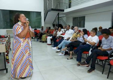 Mulheres negras se re&uacute;nem para conversar sobre amor, identidade e resist&ecirc;ncia