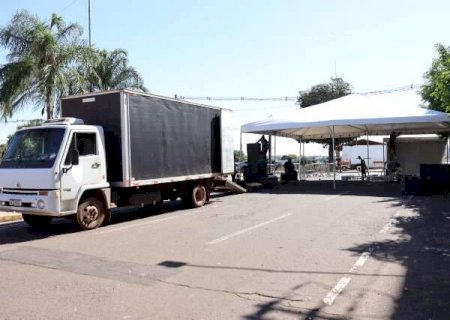 Palco come&ccedil;a a ser montado para 1&ordf; Marcha Trans e Travesti de Mato Grosso do Sul>