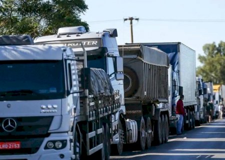 Senado aprova novas regras para frete e perd&atilde;o de multas de 2022
