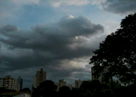 Instabilidade avan&ccedil;a sobre MS nesta sexta e nova frente fria chega no domingo