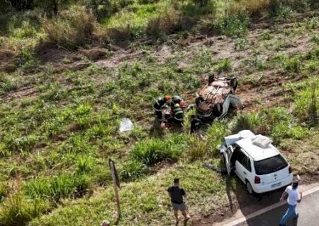 Acidente entre carros mata um e deixa cinco feridos em Amandina, Ivinhema>
