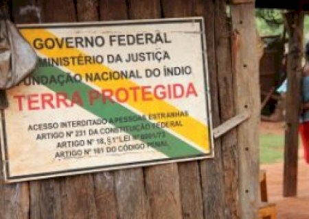 Justi&ccedil;a pro&iacute;be fazendeiros de arrendar terra ind&iacute;gena para cultivo de mandioca>