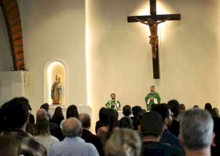 Missa por pai e filhas mortos na BR-163 vira reflexão sobre a brevidade da vida