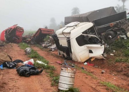 AGORA: Acidente entre carreta e caminhão deixa uma pessoa morta e outra ferida entre Itaporã e Maracaju na MS-157