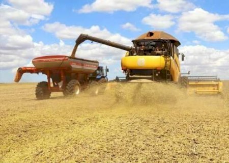 Do “agro é pop” à dívida bilionária, campo enfrenta tempestade perfeita