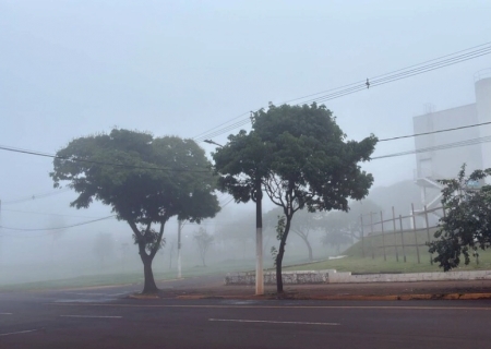 Dourados e Maracaju amanhecem sob denso nevoeiro e frio