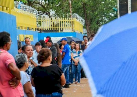 Quem trabalha no domingo de elei&ccedil;&atilde;o tem direito a sair para votar